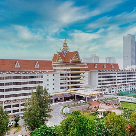 Hotel Cambodiana Phnom Penh Eksteriør billede