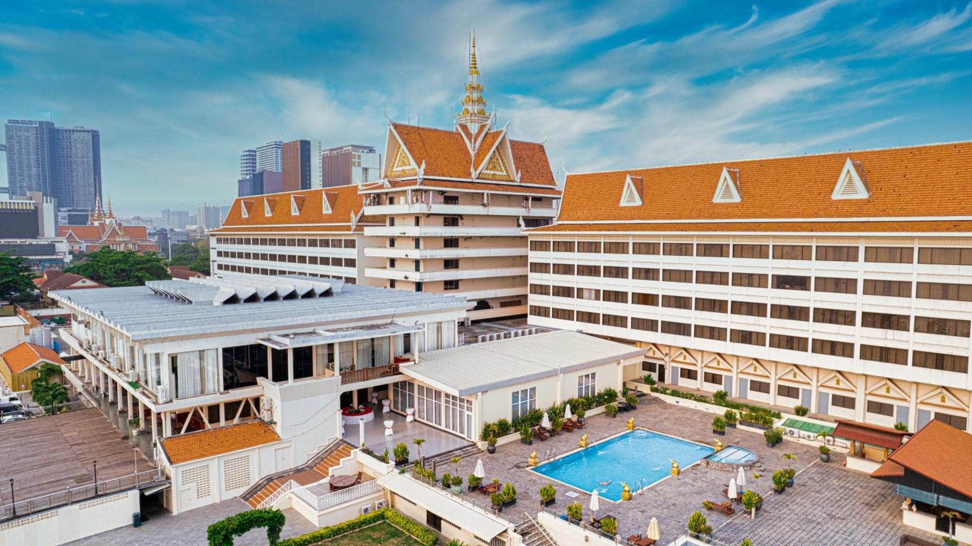 Hotel Cambodiana Phnom Penh Eksteriør billede