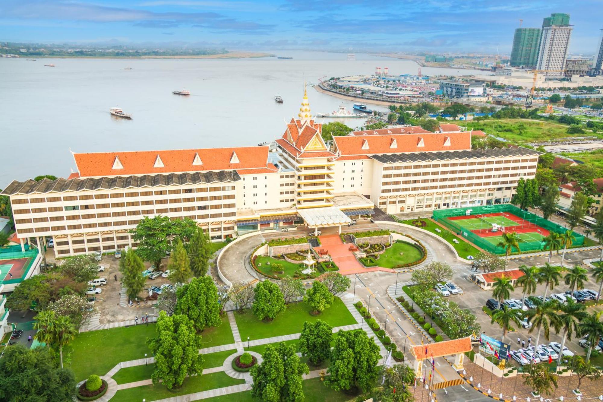 Hotel Cambodiana Phnom Penh Eksteriør billede