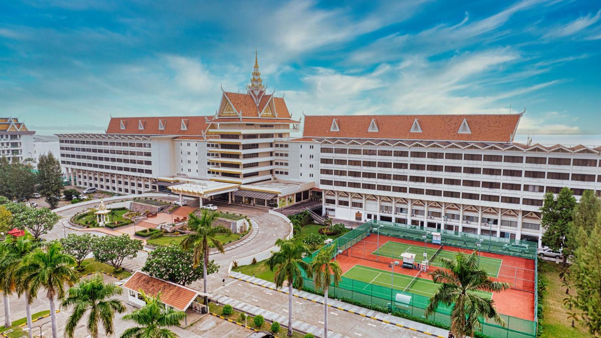 Hotel Cambodiana Phnom Penh Eksteriør billede