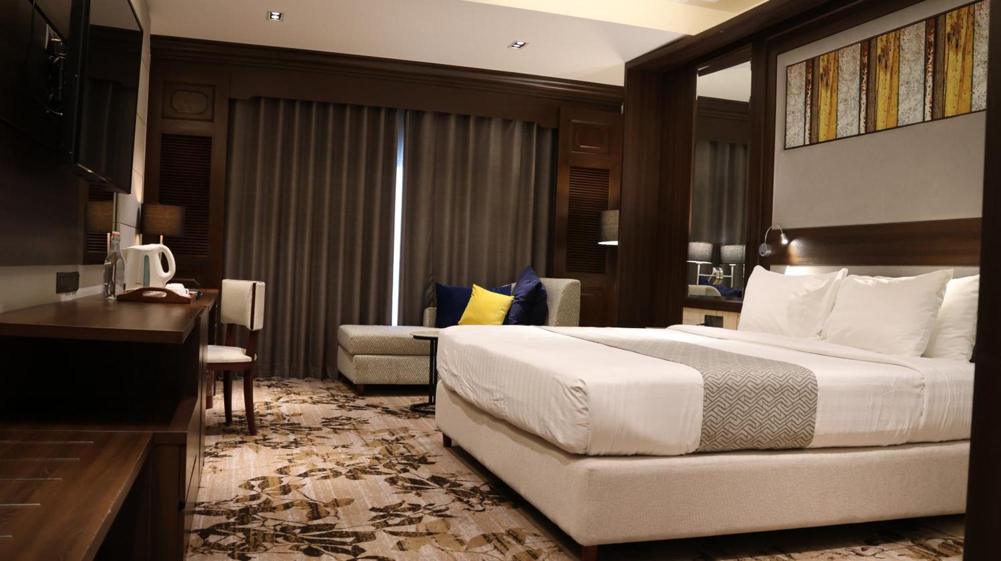 Hotel Cambodiana Phnom Penh Eksteriør billede