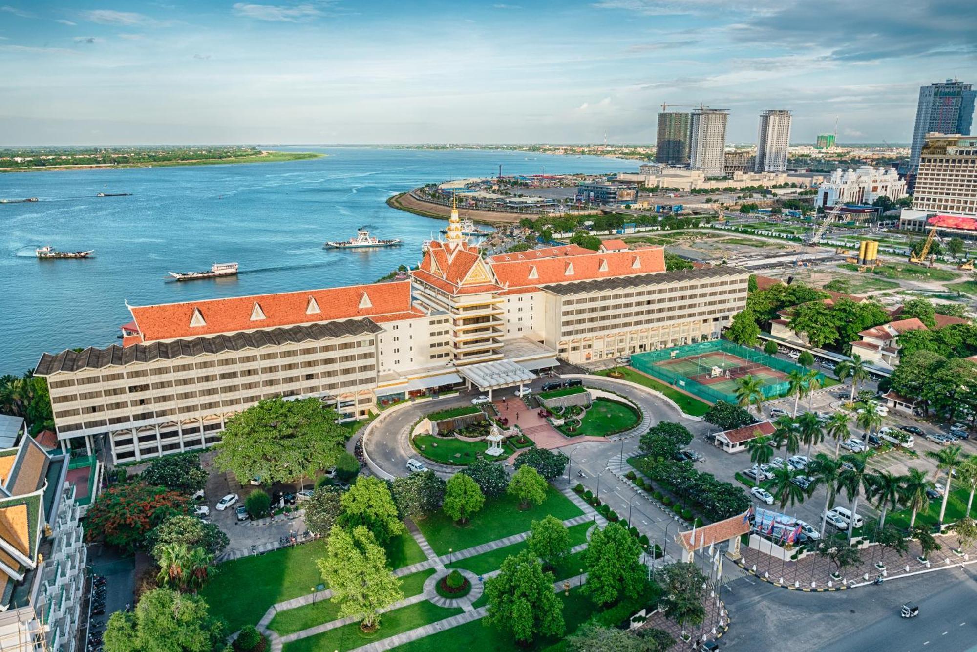 Hotel Cambodiana Phnom Penh Eksteriør billede