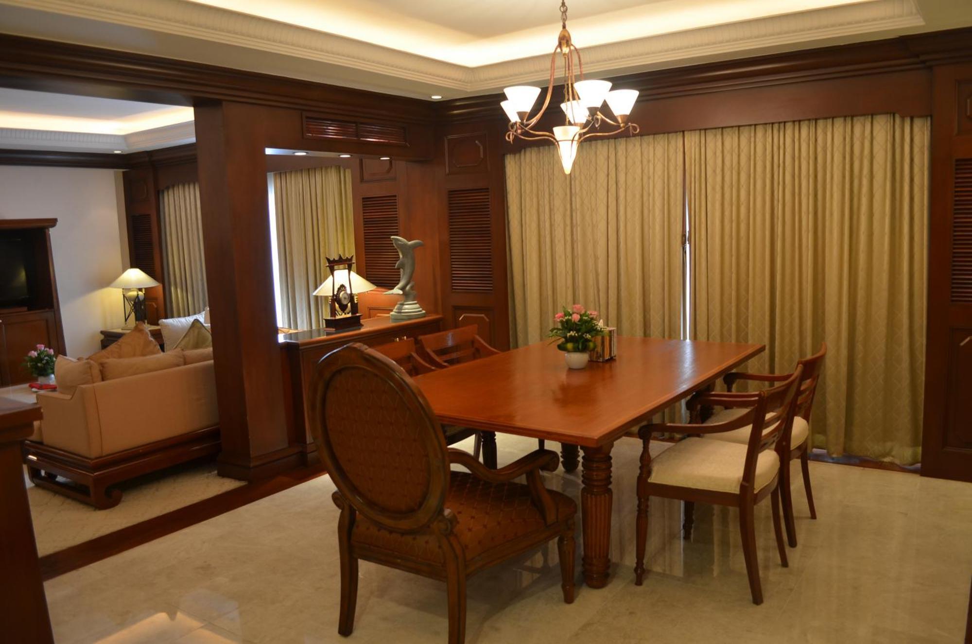 Hotel Cambodiana Phnom Penh Eksteriør billede