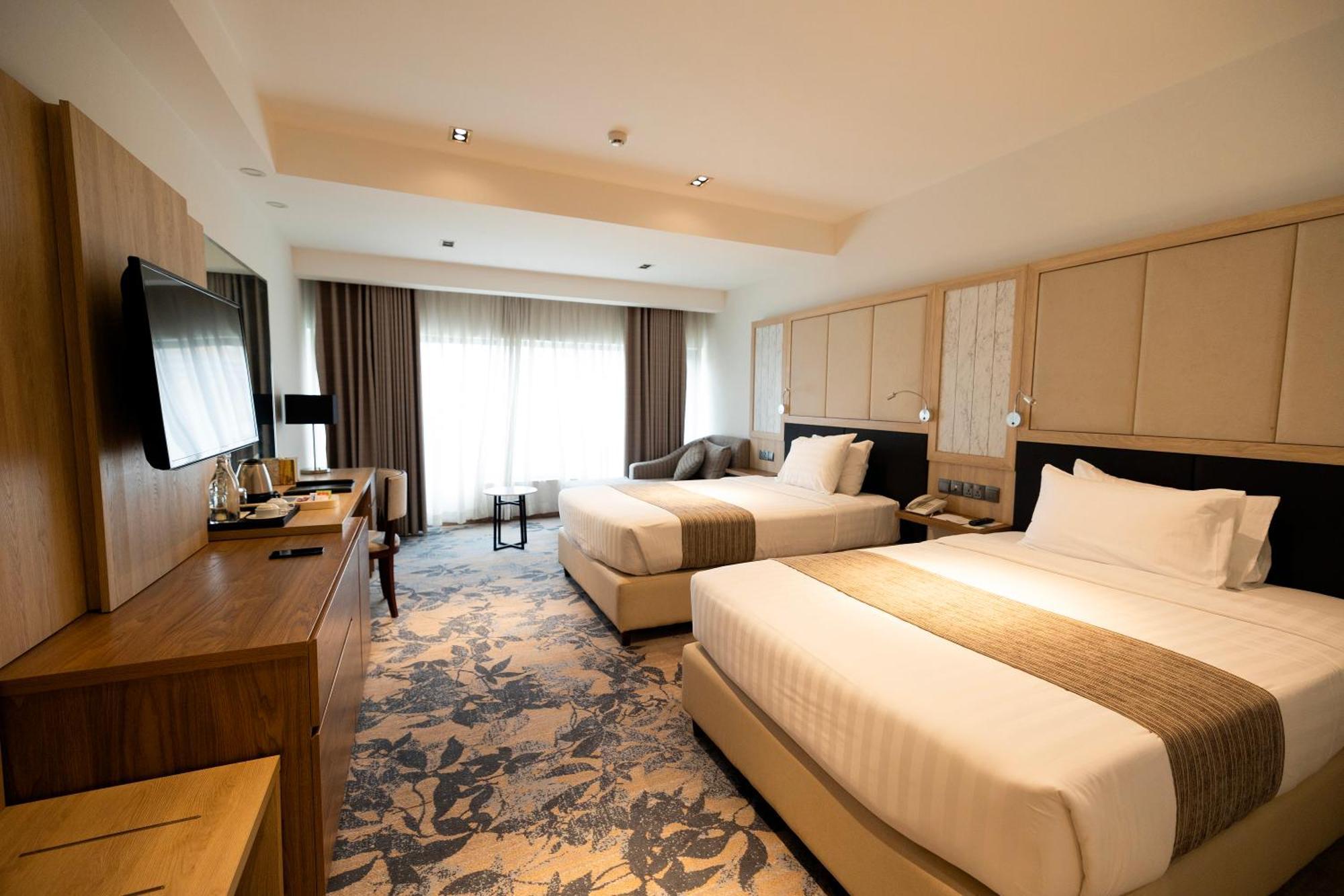 Hotel Cambodiana Phnom Penh Eksteriør billede
